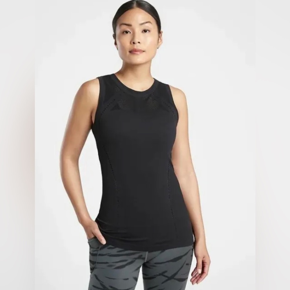 Athleta Women's Oxygen II Tank Top in black Size XXS